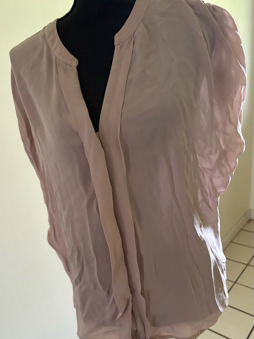 Vince Women's Blush Pink Sleeveless V-Neck Blouse